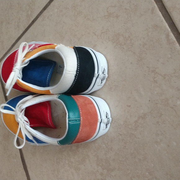 Vans - Picture 4 of 6